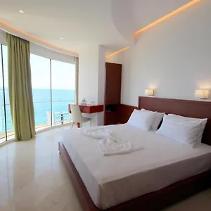 Hotell Delfini ***